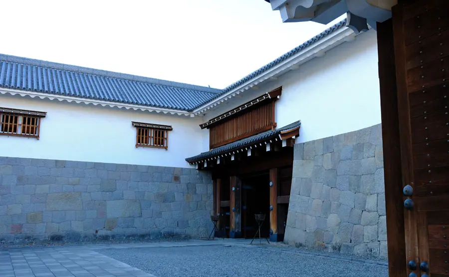 駿府城東御門