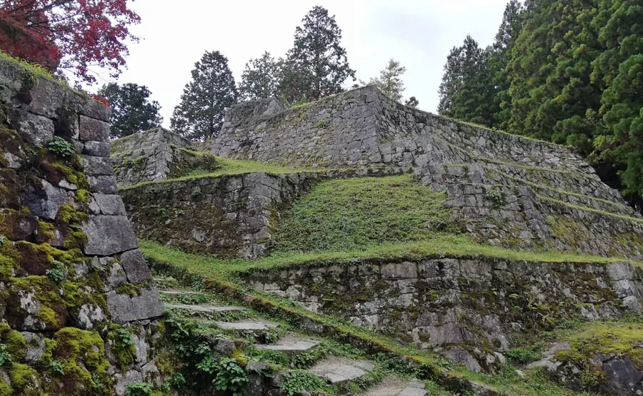 岩村城六段壁