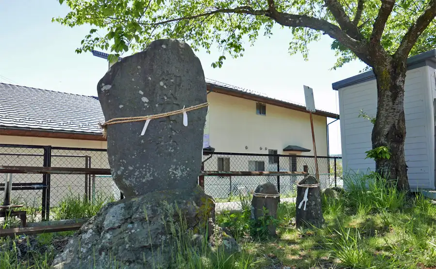 御井大神石塔