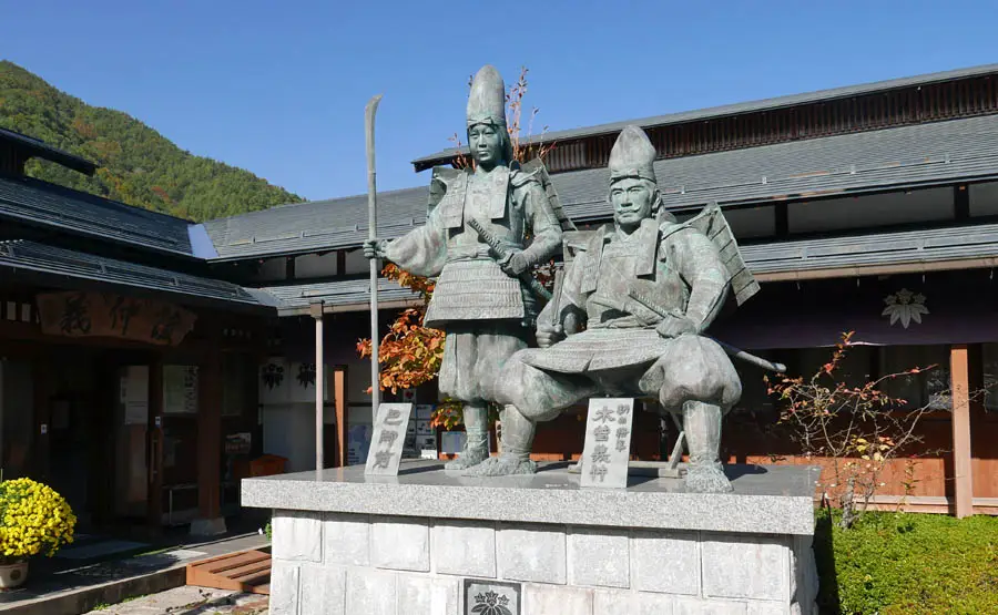 木曽義仲と巴御前