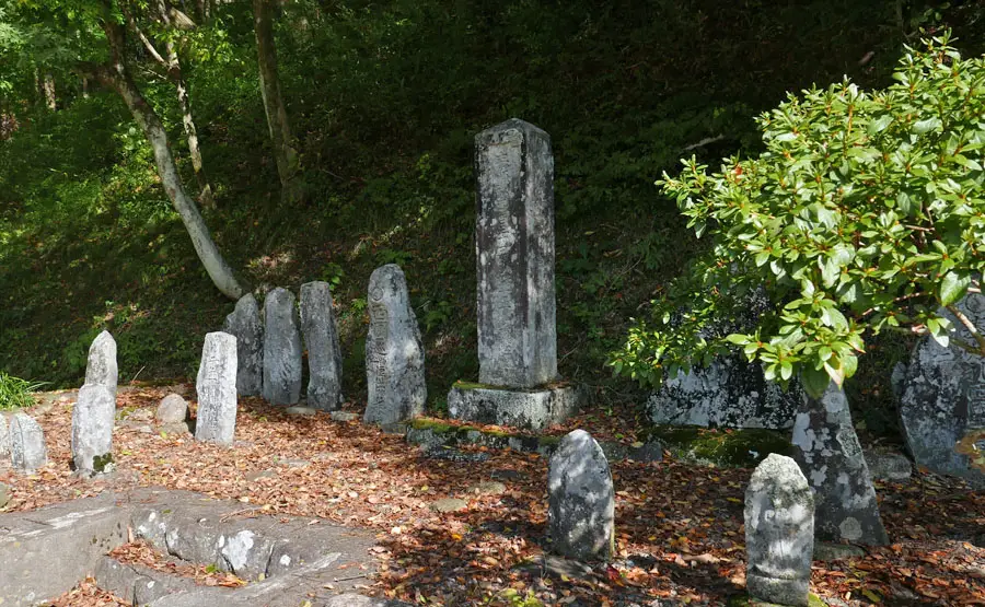 石仏石塔群