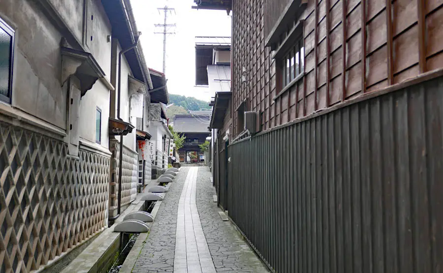 寺門前小路