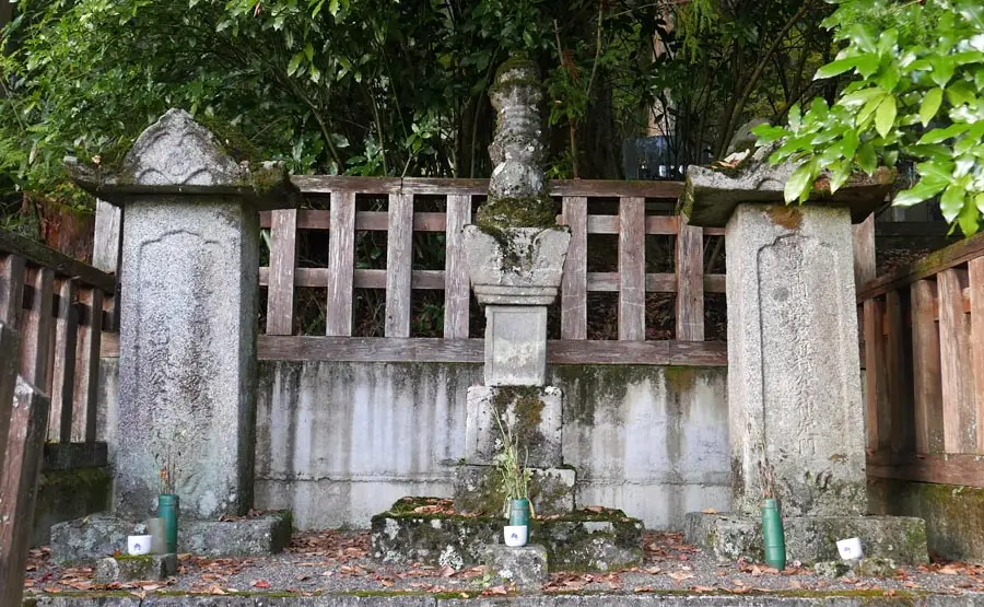 木曽義仲墓所