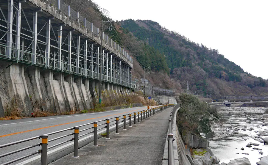 羅天桟道跡