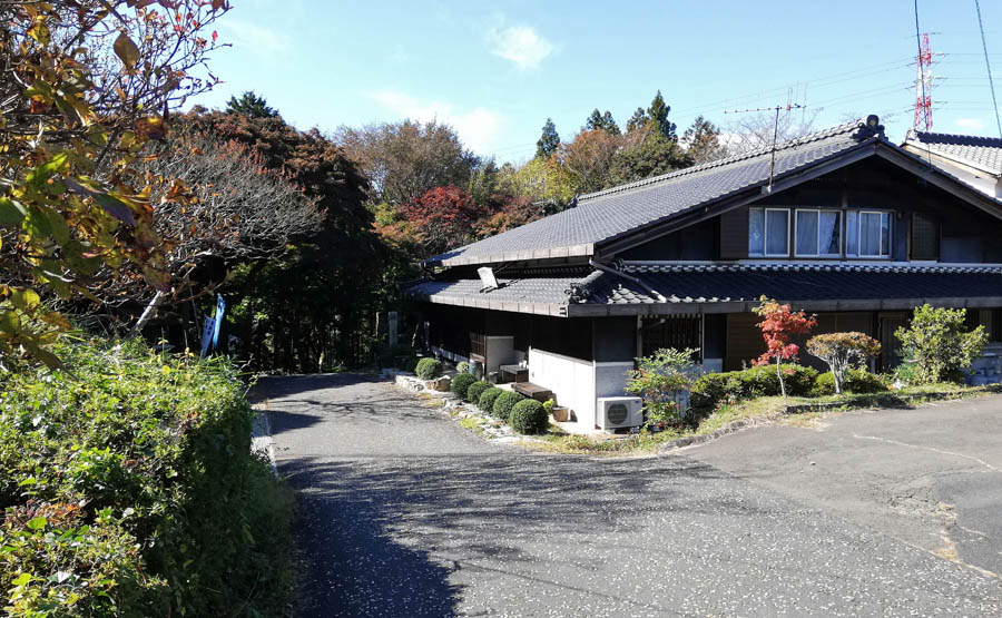 与坂立場跡