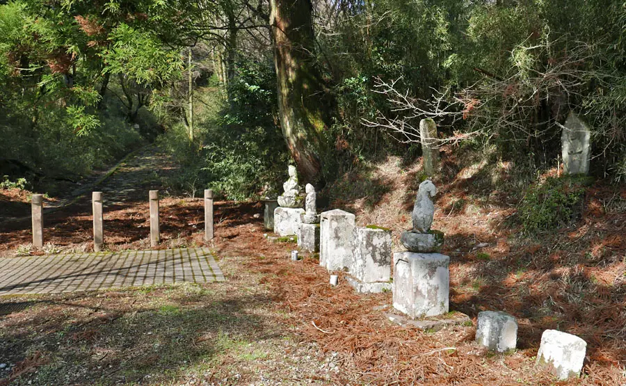 芦川の石仏群